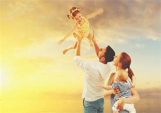 家里生二胎怎么開導(dǎo)老大 怎么讓2-4歲寶寶接受二胎寶寶