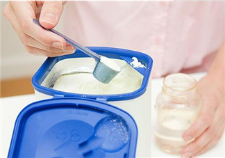 寶寶喝配方奶有剩下的怎么辦 寶寶沖奶粉怎么二次加熱