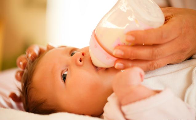 寶寶厭奶媽媽應該怎么做 寶寶厭奶要注意這些