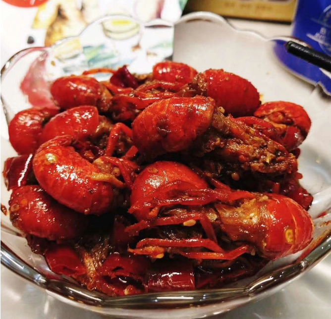 贊美小龍蝦的經典句子 吃龍蝦的有趣發什么說說好 贊美小龍蝦的經典句子 吃龍蝦的有趣發什么說說好