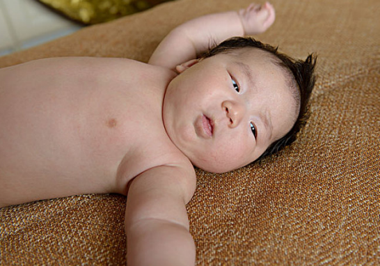 寶寶睡涼席得皮炎怎么回事 睡涼席得皮炎怎么辦