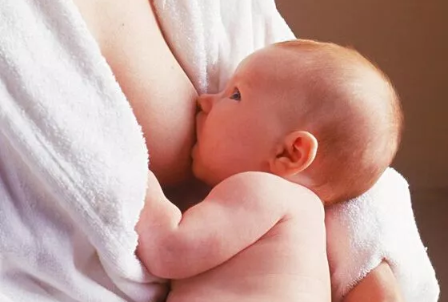 哺乳期大小奶怎么調整 哺乳期怎么預防大小奶