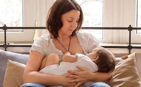 哺乳期大小奶怎么調整 哺乳期怎么預防大小奶