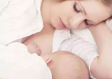 大小奶一邊漲一邊不漲怎么回事 產后漲奶卷心菜葉冷敷方法