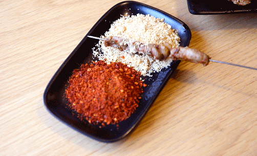 哺乳期期間可以吃燒烤嗎，哺乳期吃燒烤對寶寶有什么影響