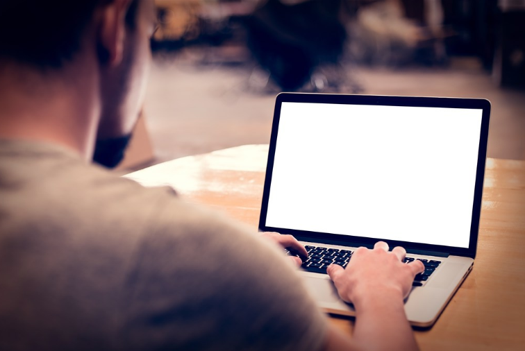 備孕期間男性熬夜會有什么影響 準爸爸熬夜會降低精子質量嗎