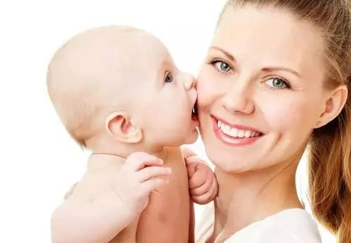 漲奶發(fā)炎是怎么回事 漲奶期奶發(fā)炎怎么處理