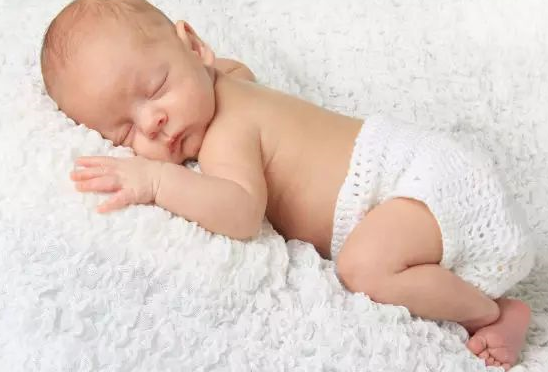 夏季寶寶紅屁股怎么辦 寶寶紅屁股紙尿褲怎么挑選