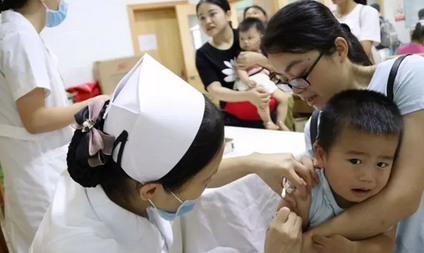 寶寶打針又哭又鬧怎么辦 寶寶打針哭打罵孩子沒有用 寶寶打針又哭又鬧怎么辦 寶寶打針哭打罵孩子沒有用