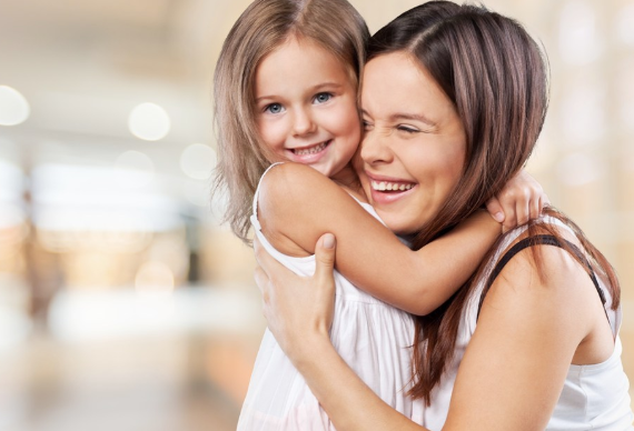 母親拒絕幫忙帶小孩 年輕女兒的話令人深思