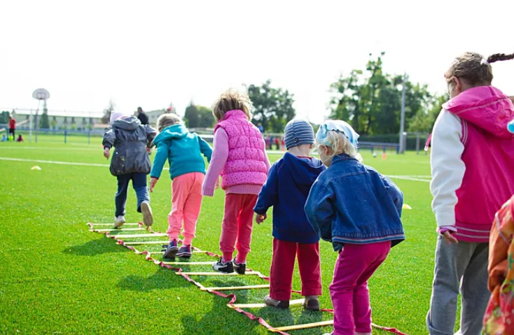 孩子不愿意跟同齡人交往是什么原因 孩子不和同齡人交往怎么引導(dǎo)