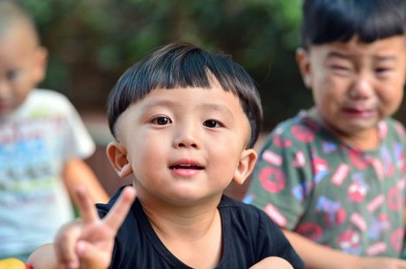 晚上一年幼兒園有影響嗎 晚上幼兒園對(duì)孩子的影響