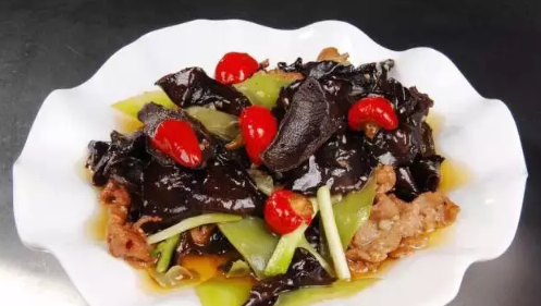 哺乳期吃萵筍會回奶嗎 哺乳期吃萵筍能通乳嗎