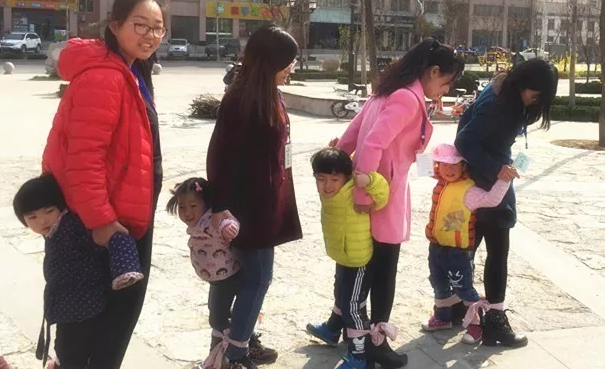 社區(qū)母親節(jié)親子活動邀請函 2019社區(qū)母親節(jié)活動邀請函