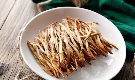 哺乳期吃黃花菜下奶嗎 哺乳期吃黃花菜的做法 哺乳期吃黃花菜下奶嗎 哺乳期吃黃花菜的做法