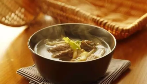 哺乳期吃黃花菜下奶嗎 哺乳期吃黃花菜的做法 哺乳期吃黃花菜下奶嗎 哺乳期吃黃花菜的做法