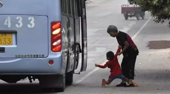 出門打工舍不得孩子的說(shuō)說(shuō) 出去打工舍不得孩子心情句子