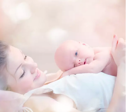 新手媽媽不敢給寶寶洗澡怎么辦 給新生兒洗澡要注意什么