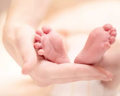 新手媽媽不敢給寶寶洗澡怎么辦 給新生兒洗澡要注意什么