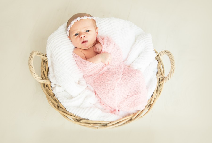 孩子不喝奶粉是不是因?yàn)槟谭鄄粔蚝?孩子不喝奶粉怎么讓他喝奶粉