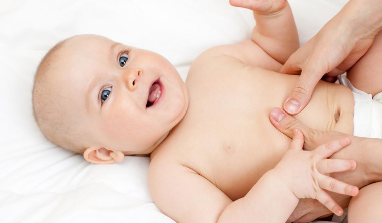 給寶寶選擇什么樣的尿布比較好 寶寶用尿布有什么好處 給寶寶選擇什么樣的尿布比較好 寶寶用尿布有什么好處