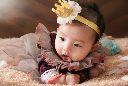 生個千金報喜朋友圈簡短說說 喜得千金報喜朋友圈配圖