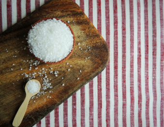 寶寶多大可以開始吃糖和吃鹽 孩子糖和鹽攝入建議