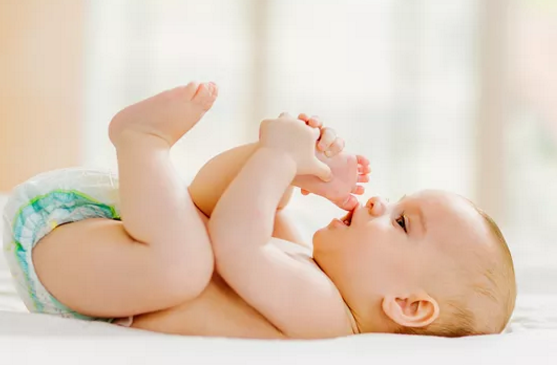 寶寶滿月了說說怎么寫 寶寶滿月經典的說說句子短語