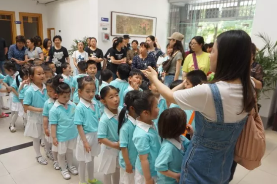 幼兒園參觀博物館活動過程 幼兒園博物館日參觀活動內容