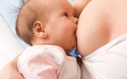 哺乳期奶結(jié)塊是怎么回事 哺乳期奶結(jié)塊怎么疏通