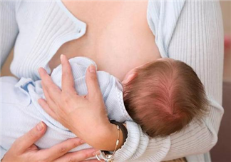 哺乳期乳頭上長小白點是怎么回事 乳頭上長小白點處理方法