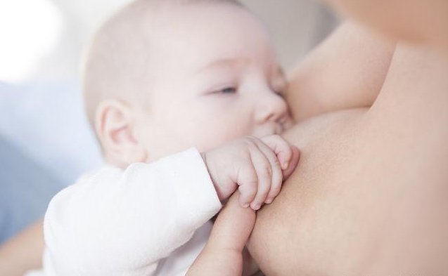 為什么生完寶寶就有奶水了 產后奶水少怎么追奶