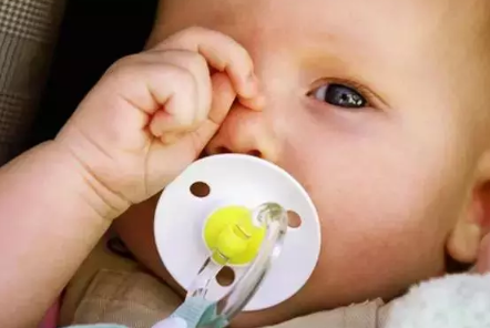 寶寶眼睛進睫毛怎么辦 寶寶睫毛老是掉什么原因