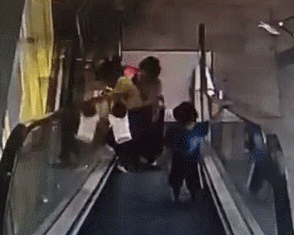 帶孩子坐扶梯怎么坐安全 孩子坐扶梯方法 帶孩子坐扶梯怎么坐安全 孩子坐扶梯方法