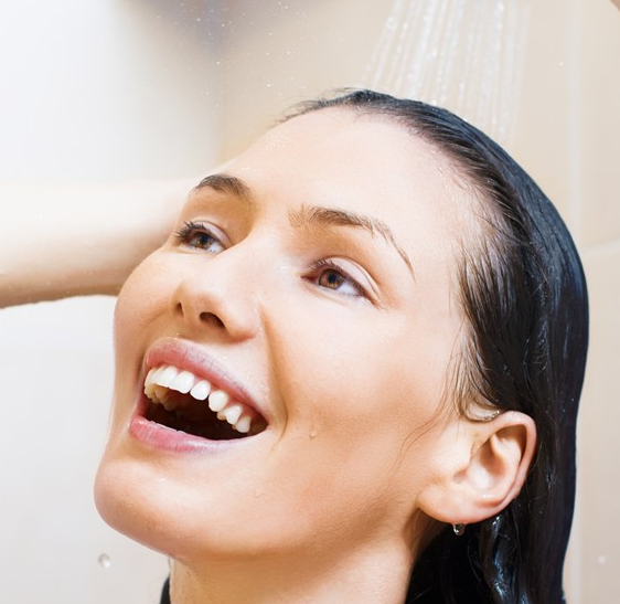 來大姨媽了洗澡如何正確洗 月經(jīng)期洗澡這樣洗才對了