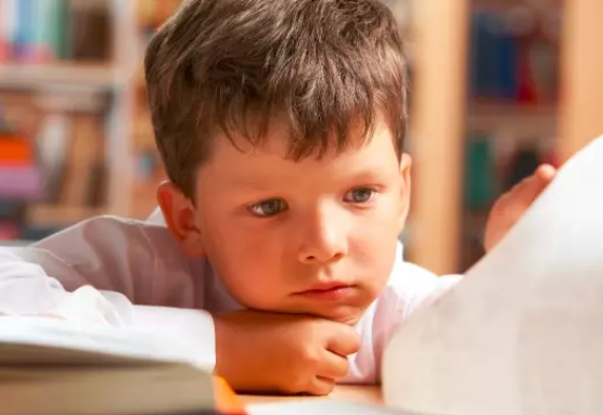 孩子害羞不敢表現自己怎么辦 孩子害羞性格怎么引導