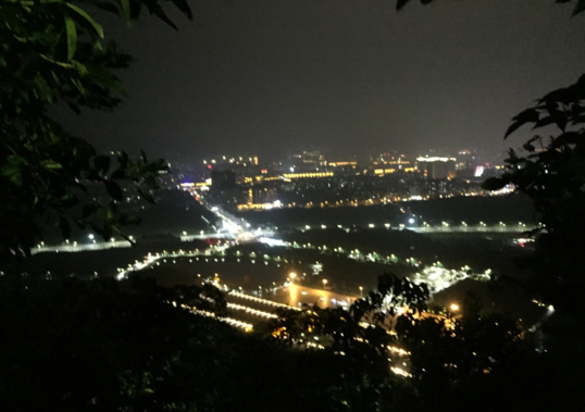 登山心情發朋友圈句子 關于爬山累的幽默說說