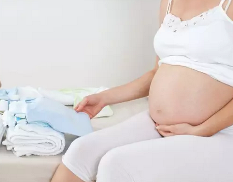 孕產(chǎn)期到了還沒有分娩征兆正常嗎 超過預(yù)產(chǎn)期多久需要催產(chǎn)