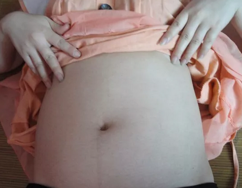 孕期肚子越來越小是怎么回事 懷孕肚子變小是流產了嗎 孕期肚子越來越小是怎么回事 懷孕肚子變小是流產了嗎