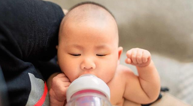 牛奶中乳鐵蛋白和人的乳鐵蛋白有什么區別 乳鐵蛋白的作用 牛奶中乳鐵蛋白和人的乳鐵蛋白有什么區別 乳鐵蛋白的作用