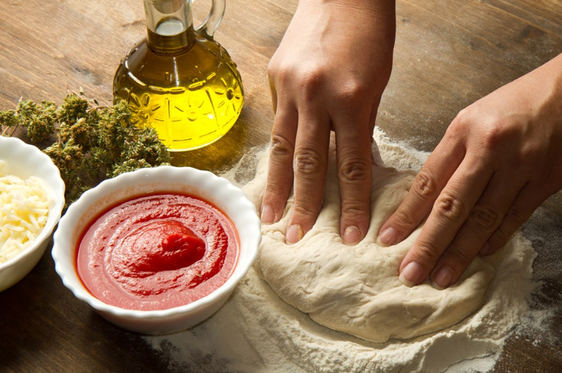 如何在廚房鍛煉孩子的動手能力 在廚房鍛煉孩子動手能力的方法 如何在廚房鍛煉孩子的動手能力 在廚房鍛煉孩子動手能力的方法