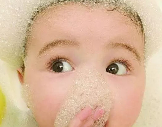 寶寶需要每天洗澡嗎 給寶寶洗澡要注意什么 寶寶需要每天洗澡嗎 給寶寶洗澡要注意什么