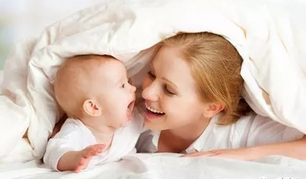 哺乳期夜間喂養(yǎng)要注意什么 新手媽媽夜間怎么給孩子喂奶 哺乳期夜間喂養(yǎng)要注意什么 新手媽媽夜間怎么給孩子喂奶