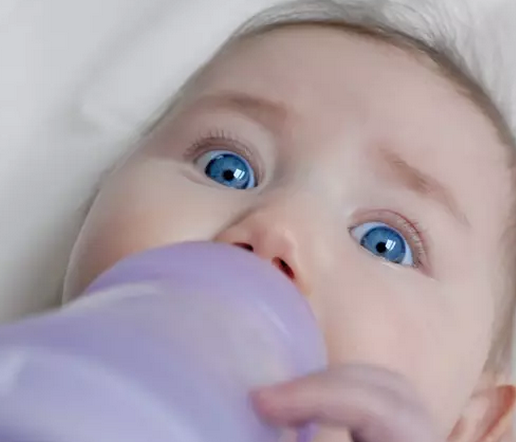 哺乳期夜間喂養(yǎng)要注意什么 新手媽媽夜間怎么給孩子喂奶 哺乳期夜間喂養(yǎng)要注意什么 新手媽媽夜間怎么給孩子喂奶