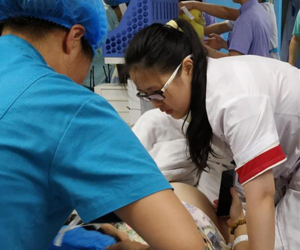 產婦突發臍帶脫垂是怎么回事 產婦臍帶脫垂的原因 產婦突發臍帶脫垂是怎么回事 產婦臍帶脫垂的原因