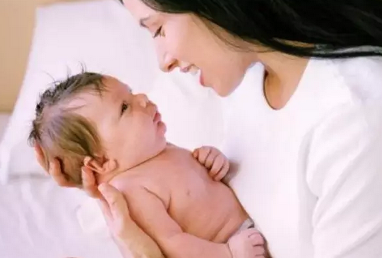 孩子睡覺時愛出虛汗是什么原因 孩子出虛汗怎么改善