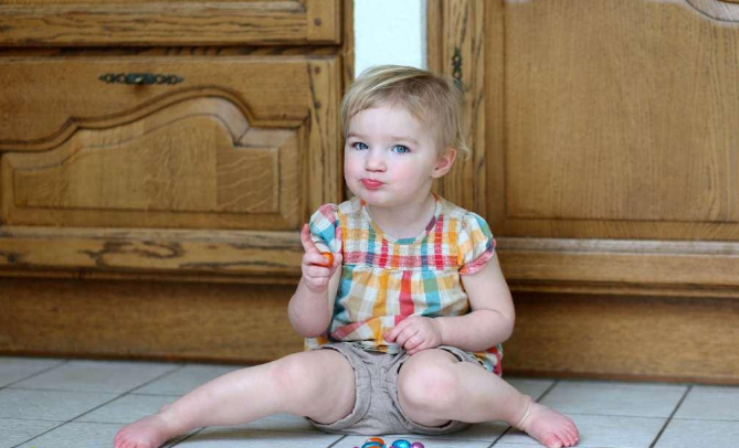 孩子被蚊子咬了之后很癢怎么緩解 孩子想撓蚊子包怎么辦好