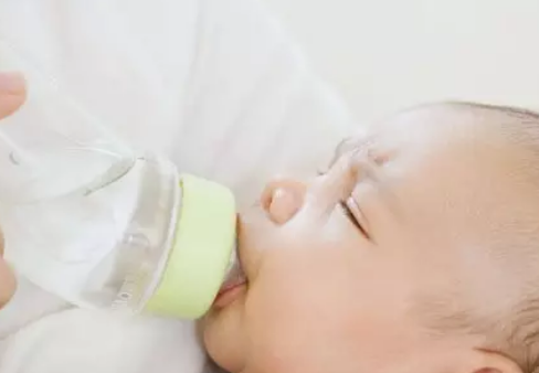 孩子不喜歡喝水怎么辦 讓孩子喝水的小妙招