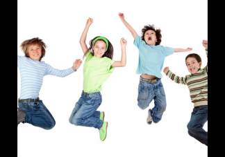 六一看孩子上臺表演很棒心情說說 感慨寶寶兒童節節目句子