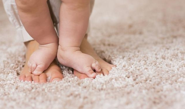 寶寶走路踮腳正常嗎 走路踮腳需要去醫(yī)院的情況